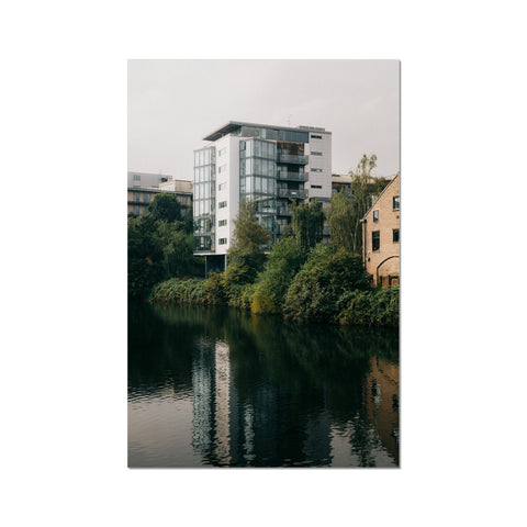 Poster 033 - Building near the Lea River - London